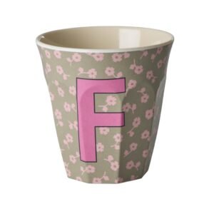 Vaikiškas puodelis su gėlytėmis ir raide F