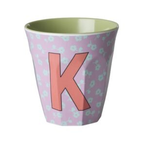 Vaikiškas puodelis su gėlytėmis ir raide K