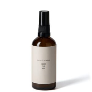 atkuriamasis kūno aliejus moterims